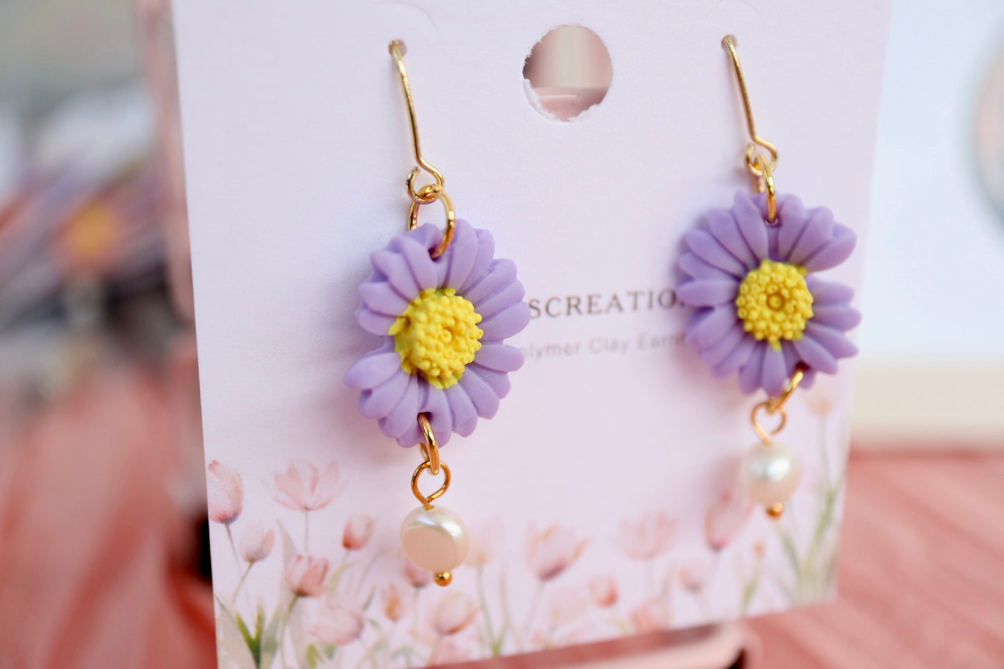 Daisy w/ Pearls Hooks