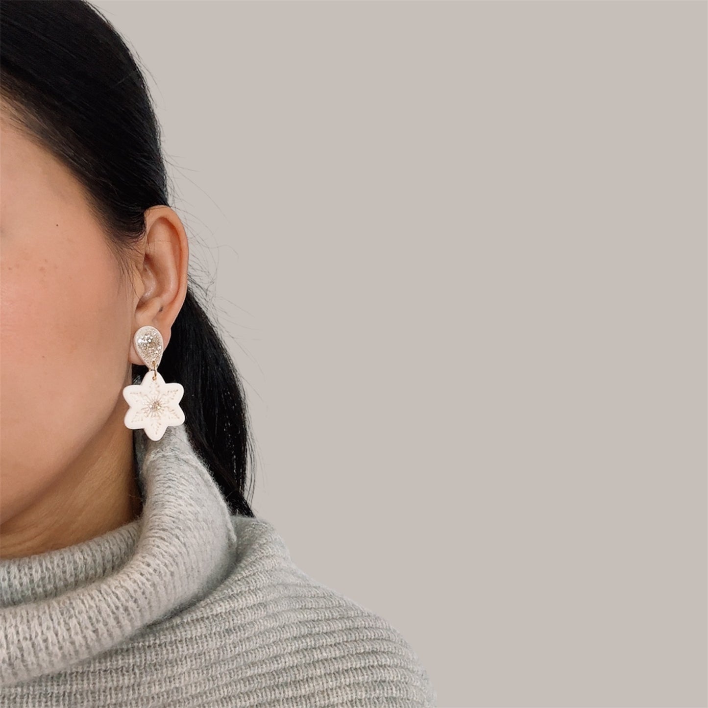 Sparkling White Snow Flakes Earrings.