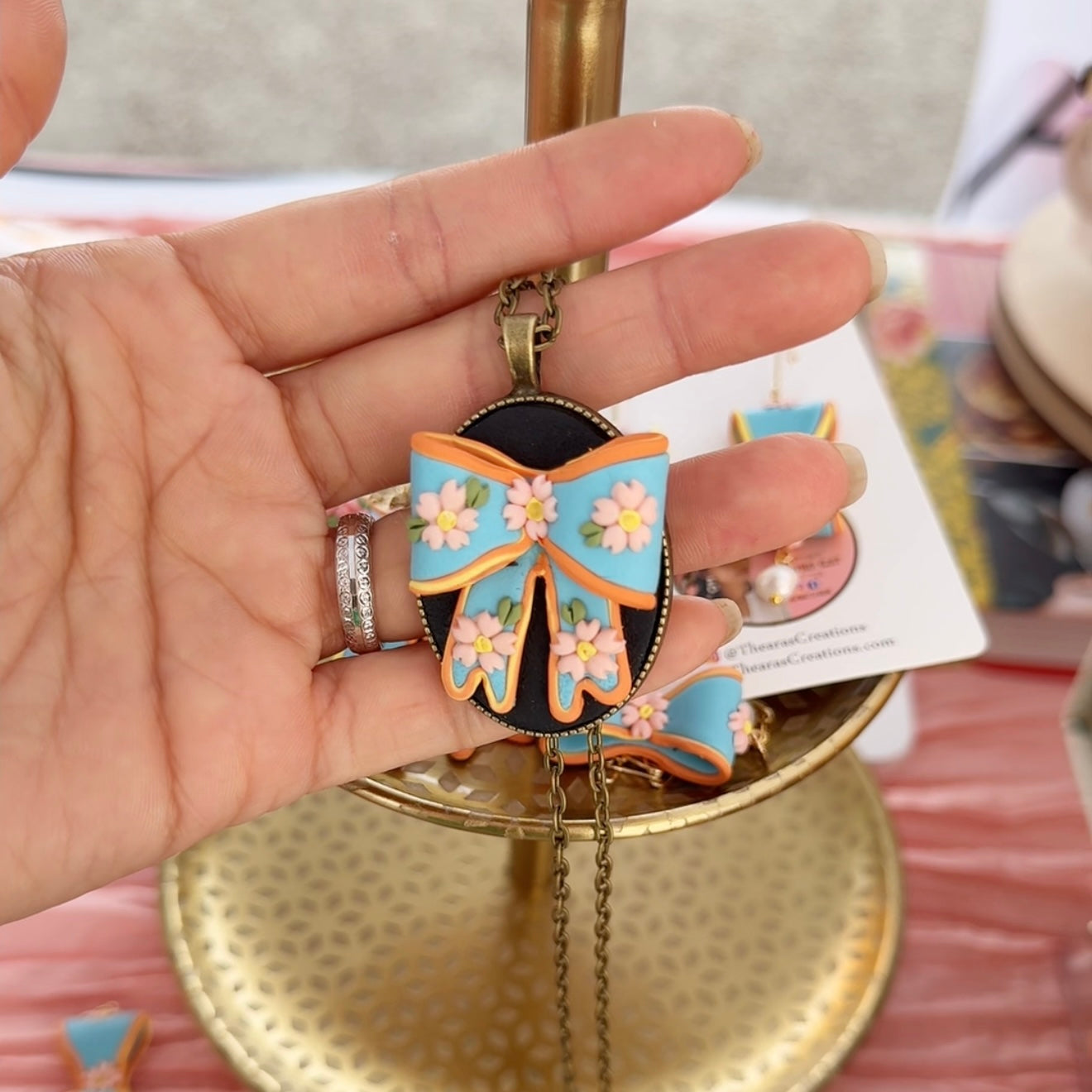 Vintage Bow W/ Black Collection