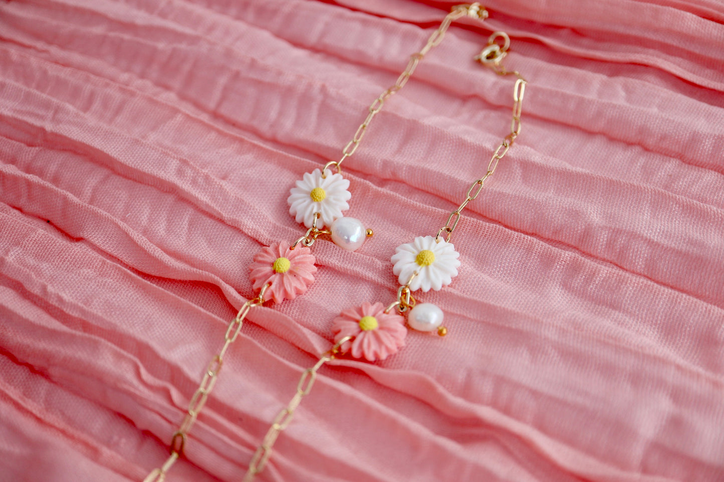 Pink and white Daisy bracelet