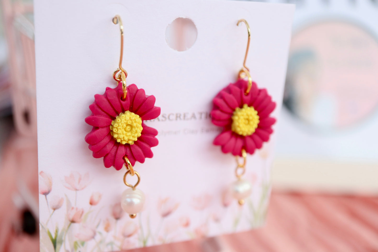Daisy w/ Pearls Hooks