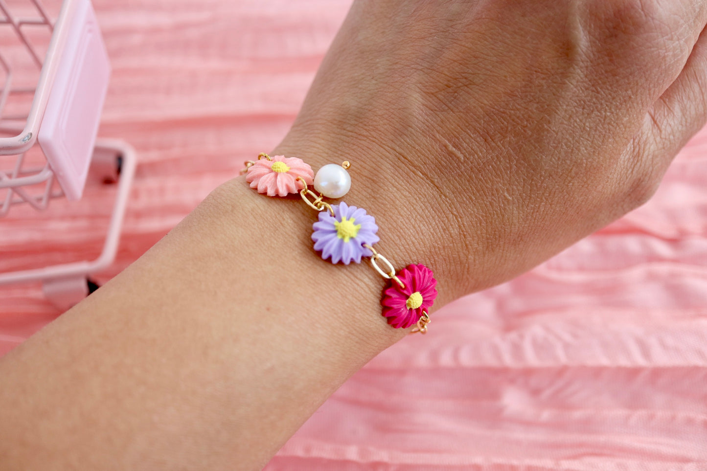 Daisy friendship bracelets