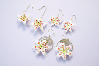 Lilies bouquet earrings￼