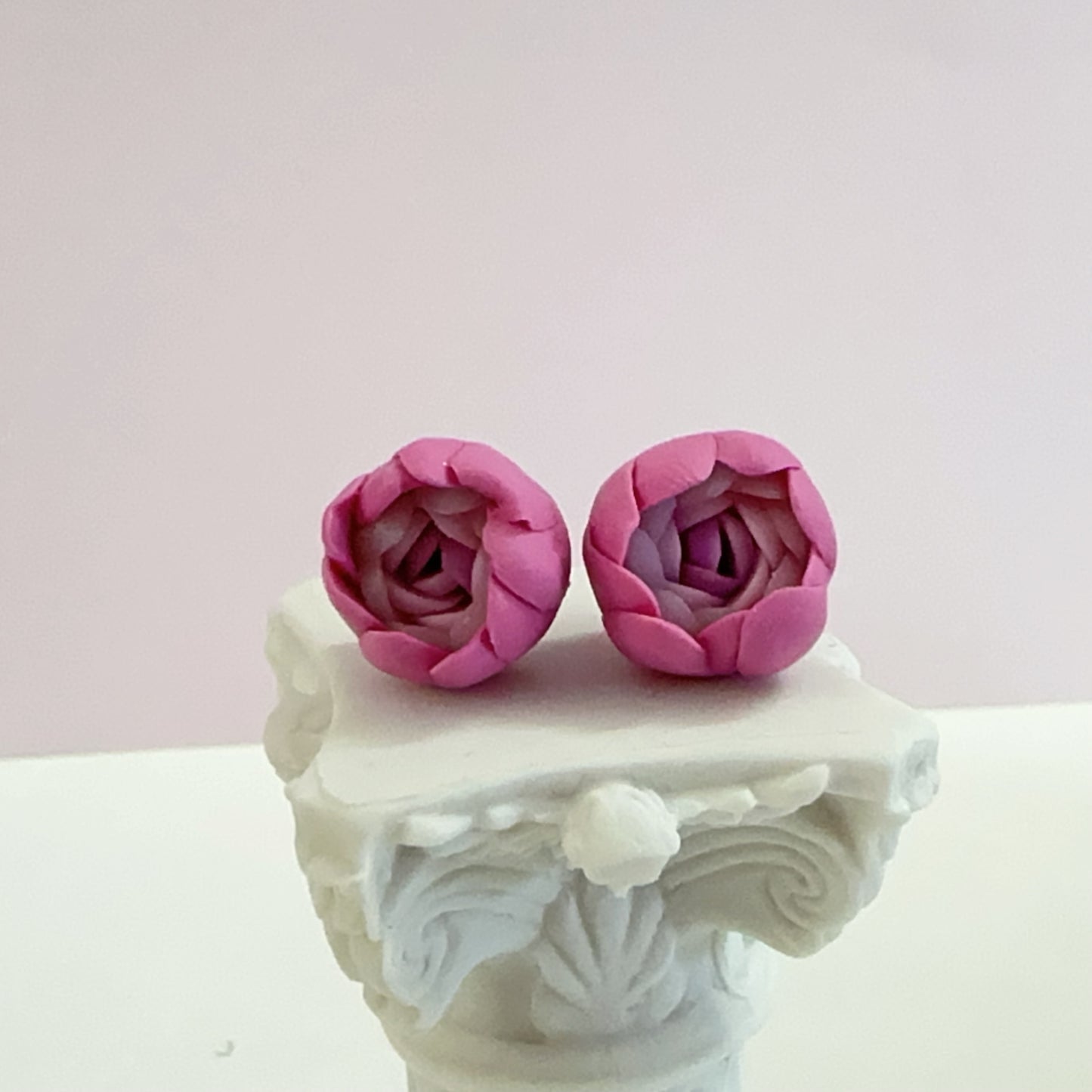 Peony pink studs￼ ￼