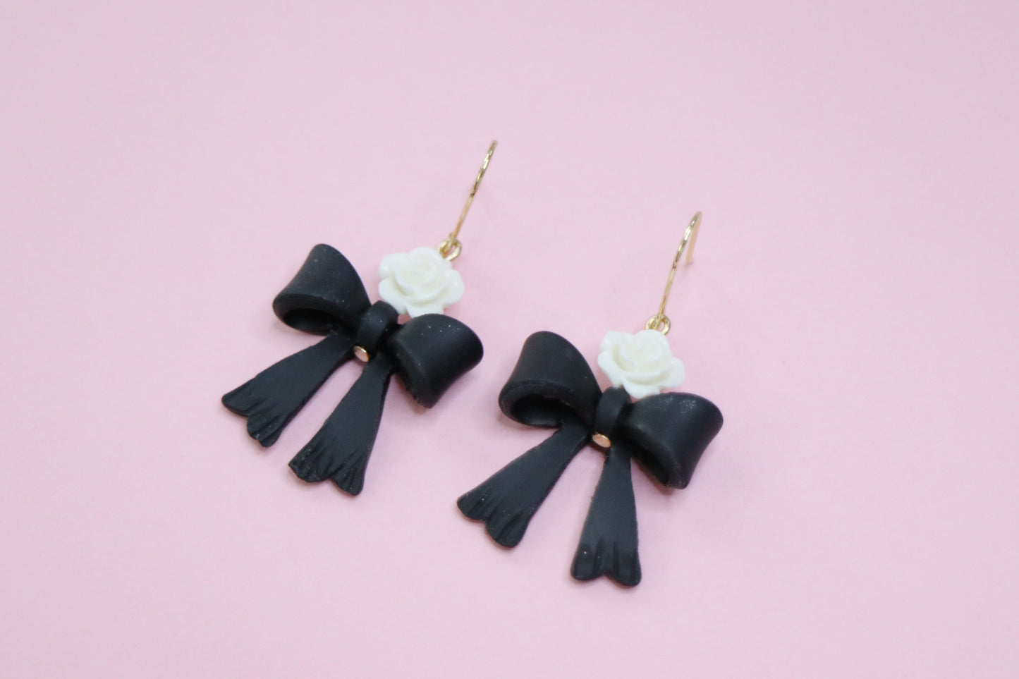 Black and White Bows with Roses