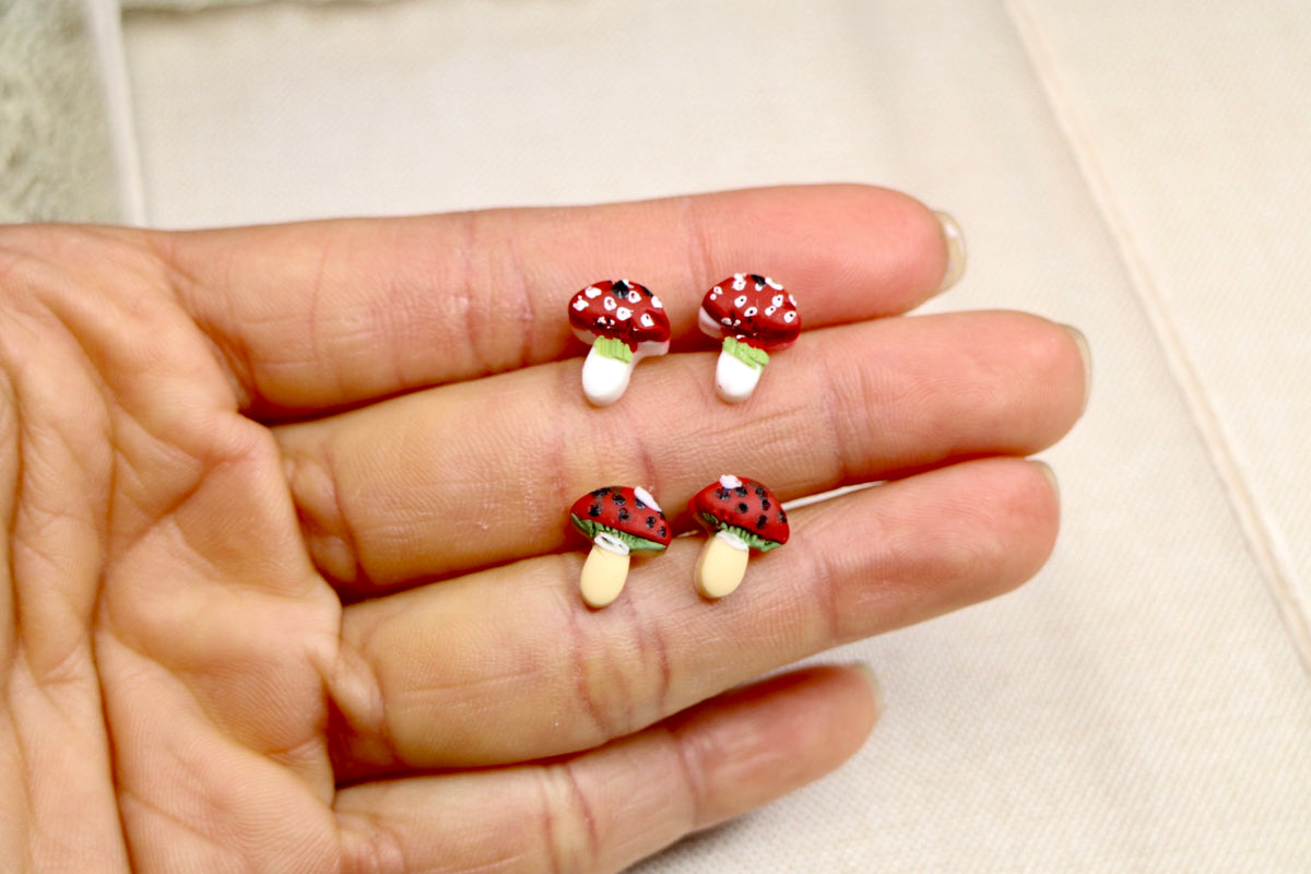 Tiny mushroom 🍄 studs