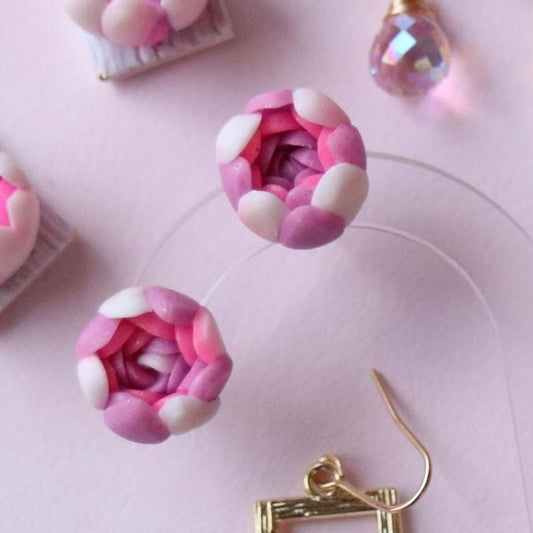 Peony pink studs￼ ￼