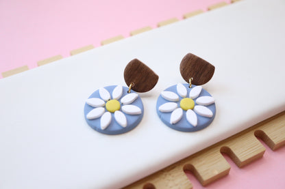 Blue Daisy 🌼 Earrings