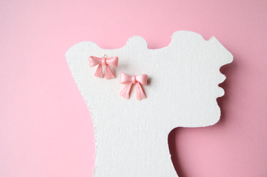 Pastel bows studs