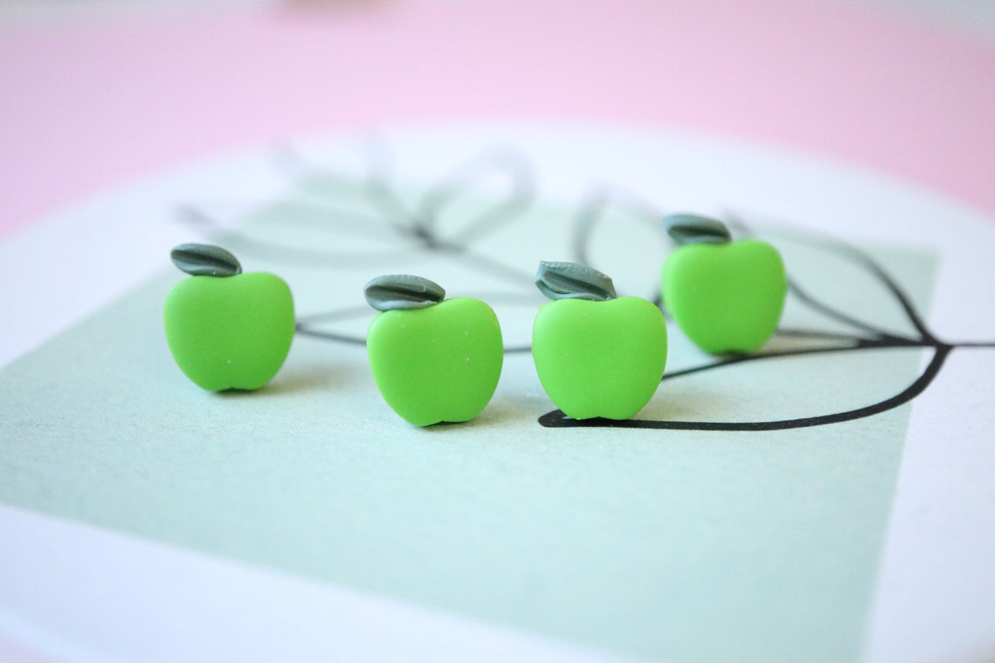 Apple 🍎 🍏 Stud