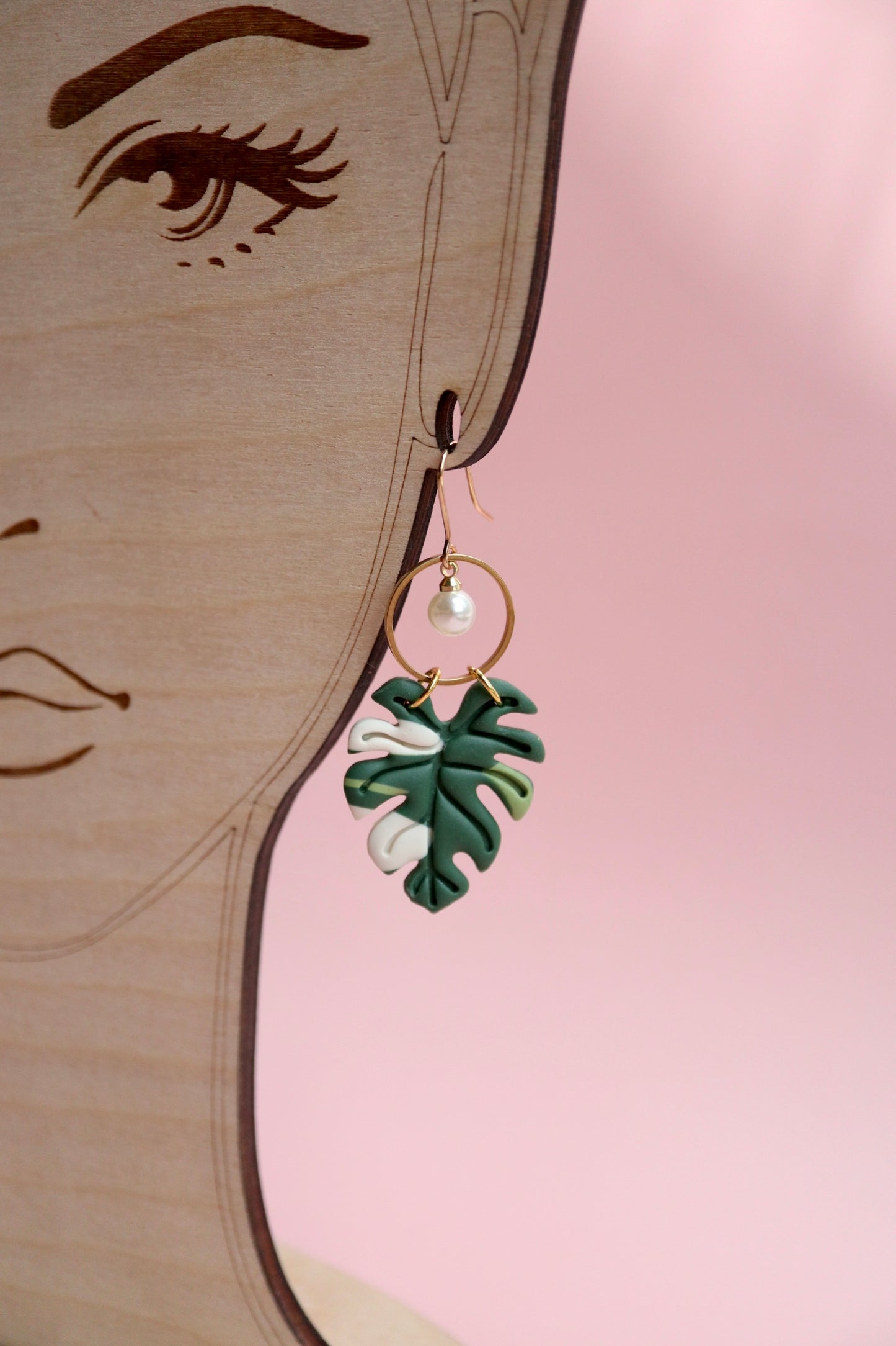 Monstera Earrings & Bracelet Pearl