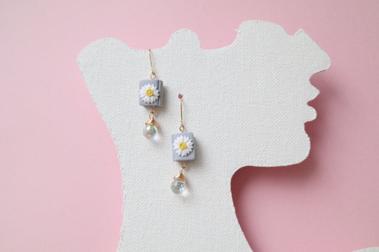 Daisy Book Earrings