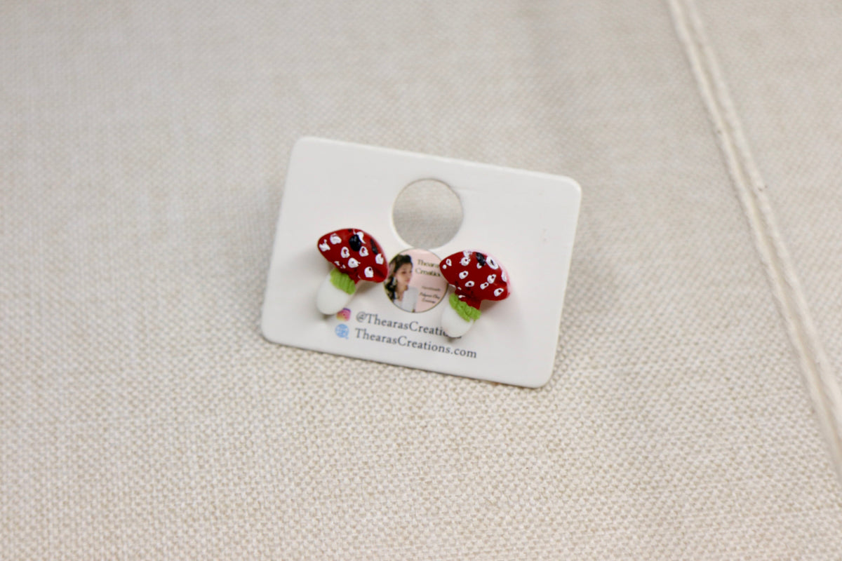 Tiny mushroom 🍄 studs