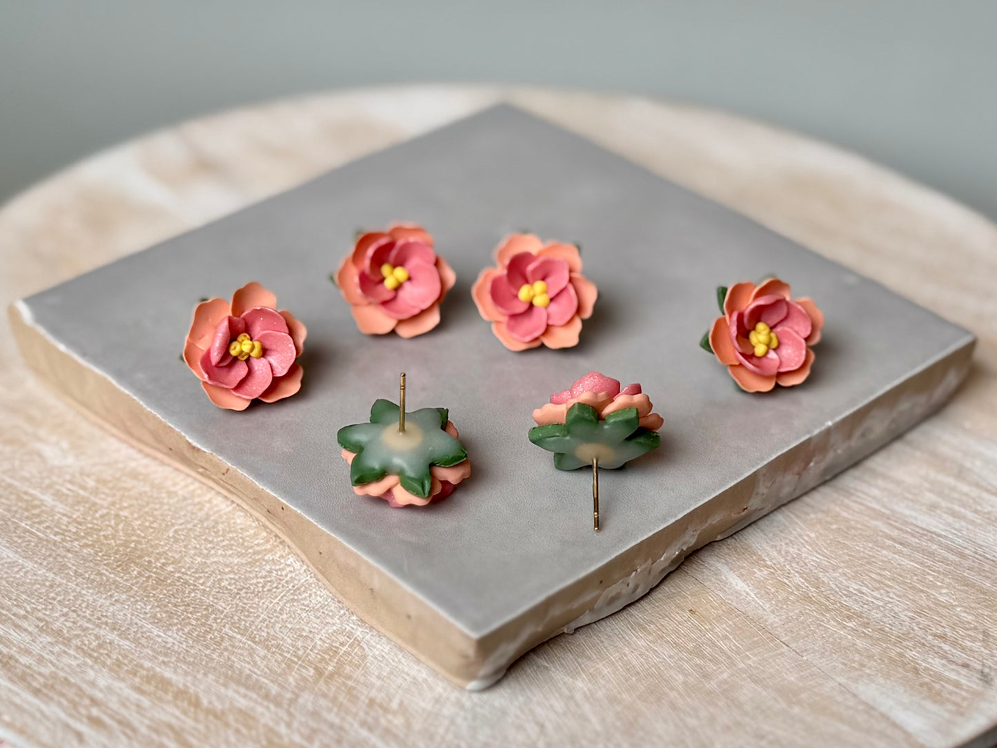 Flower studs