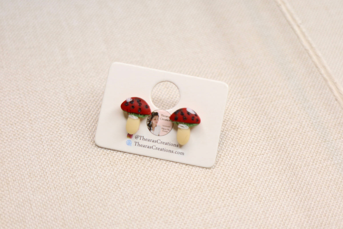 Tiny mushroom 🍄 studs