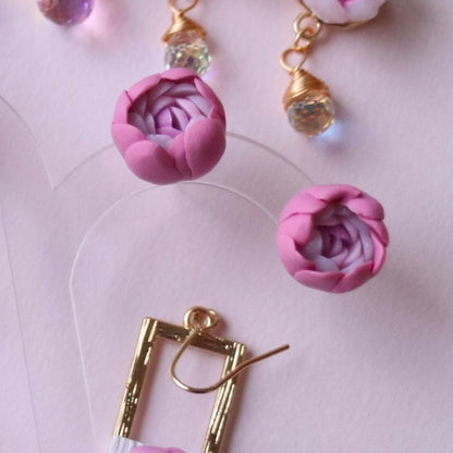 Peony pink studs￼ ￼