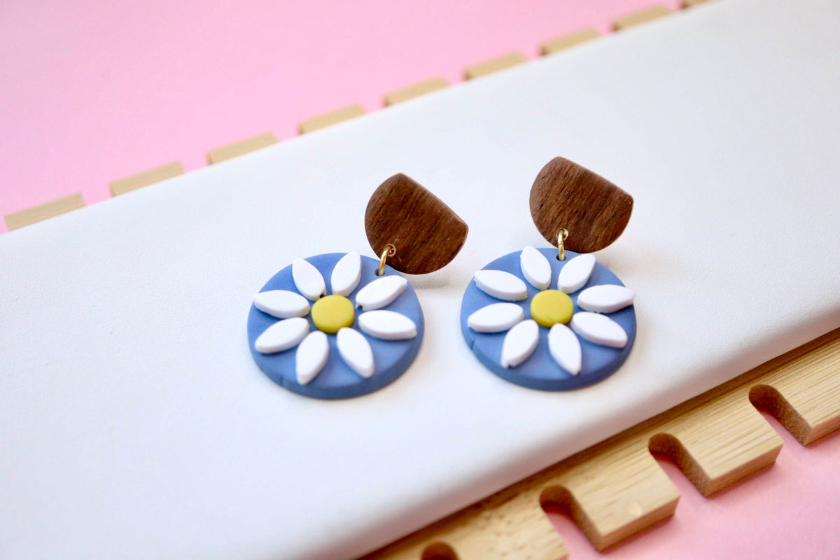 Blue Daisy 🌼 Earrings